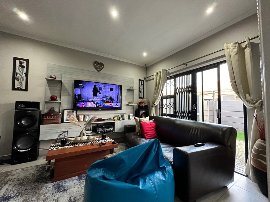 3 Bedroom Property for Sale in Table View Western Cape